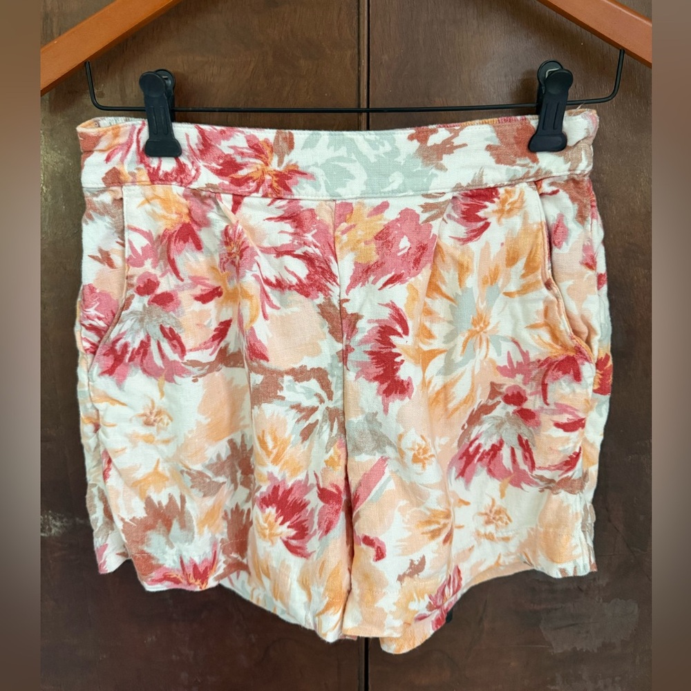 Abercrombie & Fitch Cream Floral High-Waist Shorts with Coral & Peach Blooms